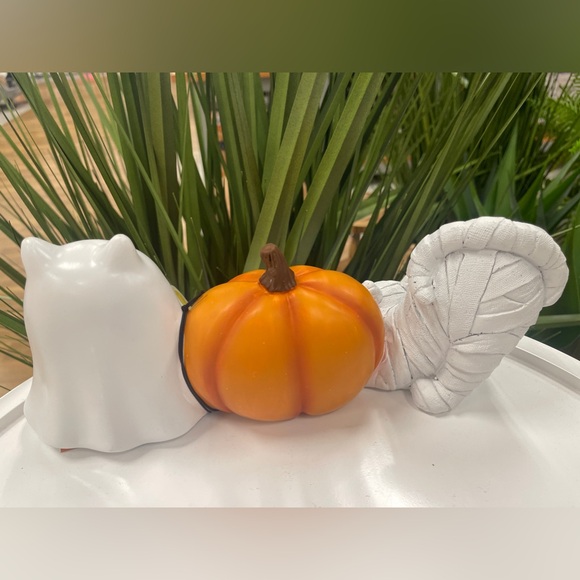Halloween Cat Ghost & Mummy Cat w/ Light up Pumpkin 🐈‍⬛👻🎃NWT Goblins & Ghouls - Picture 9 of 9